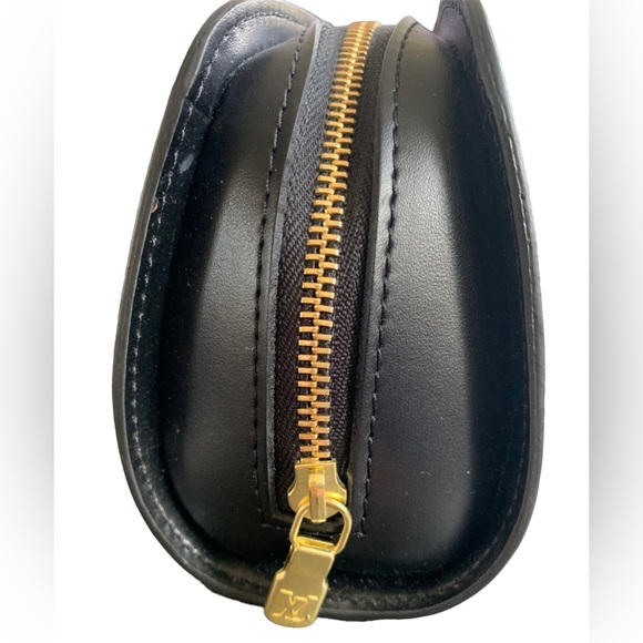 ⭐️ SOLD ⭐️ LOUIS VUITTON Epi Dauphine 17 Cosmetic Pouch - Picture 5 of 6